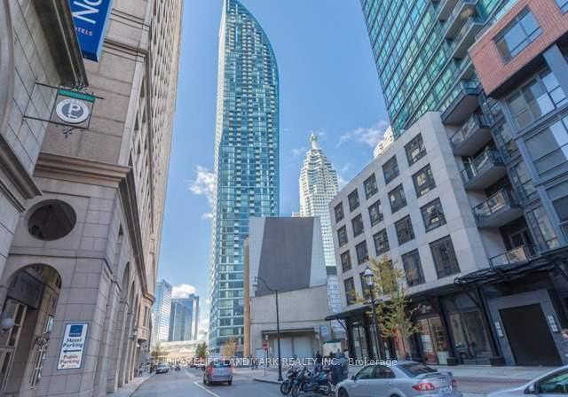8-the-esplanade-toronto-ontario-c12653676