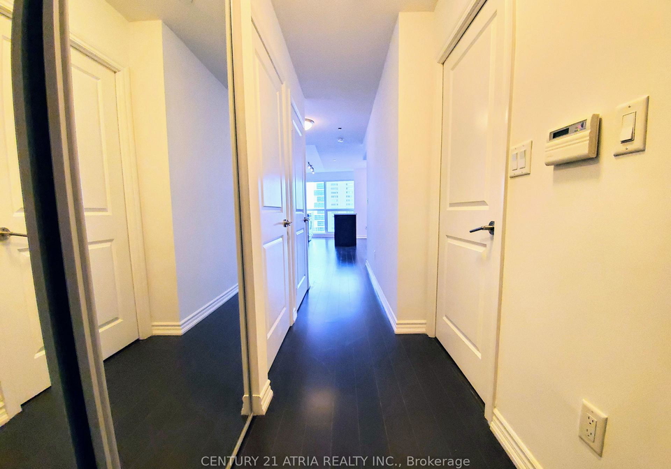 386-yonge-street-toronto-ontario-c12653820