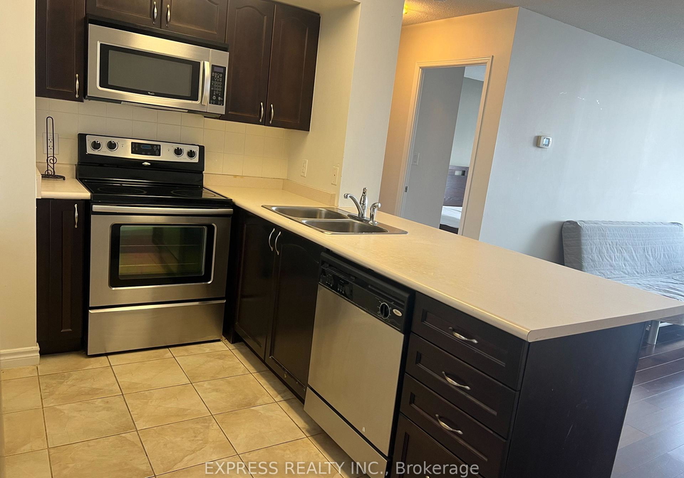 35-hollywood-avenue-north-york-ontario-c12653826