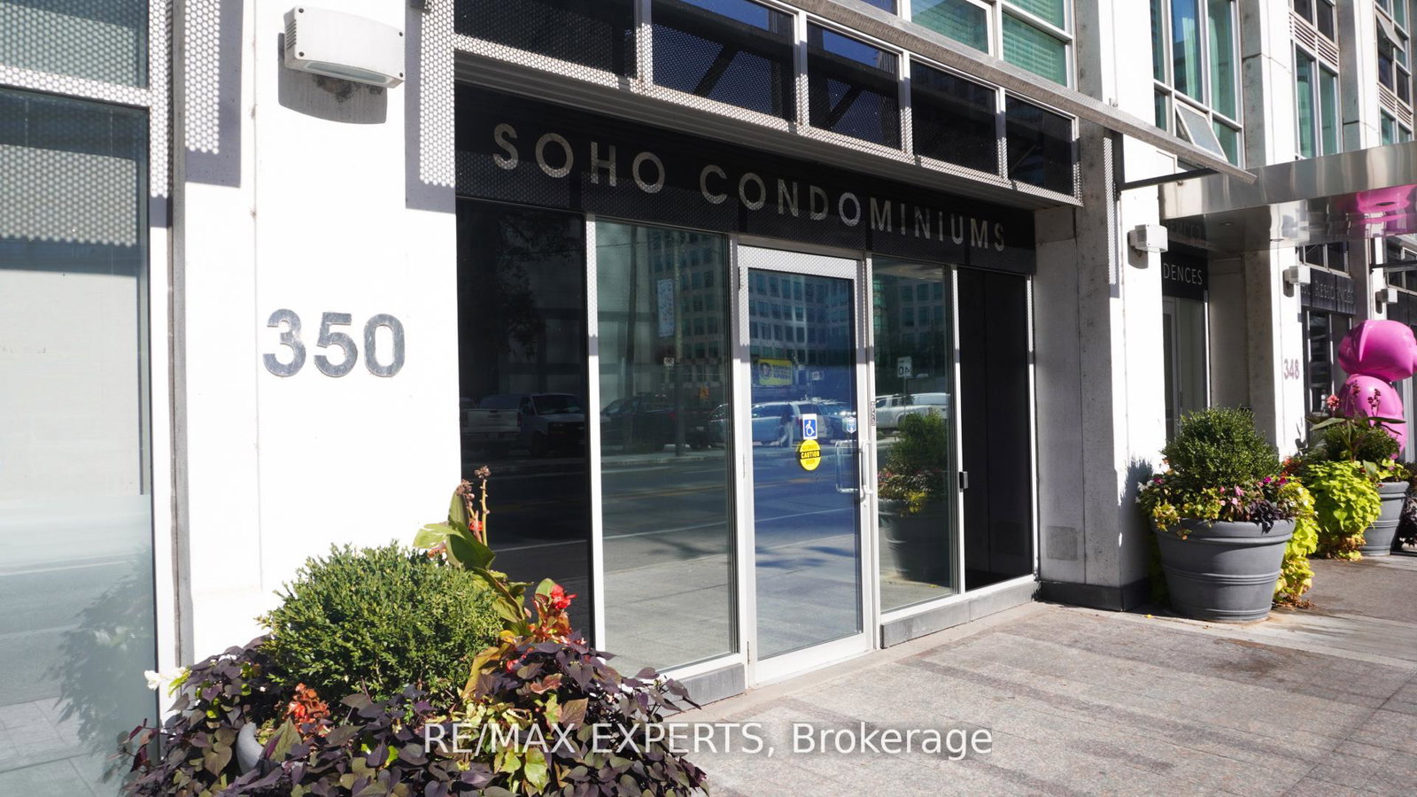 350-wellington-street-w-toronto-ontario-c12653974