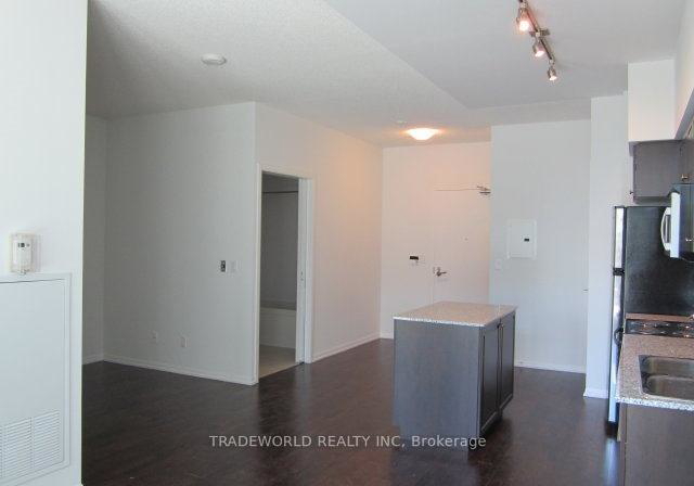 209-fort-york-boulevard-toronto-ontario-c12654044