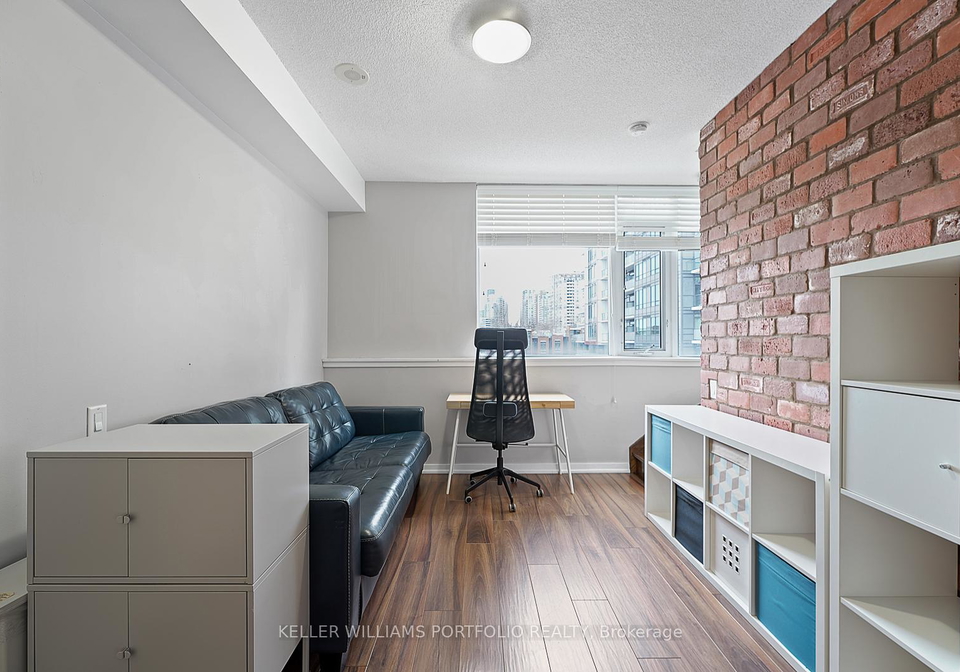 30-canterbury-place-toronto-ontario-c12654202