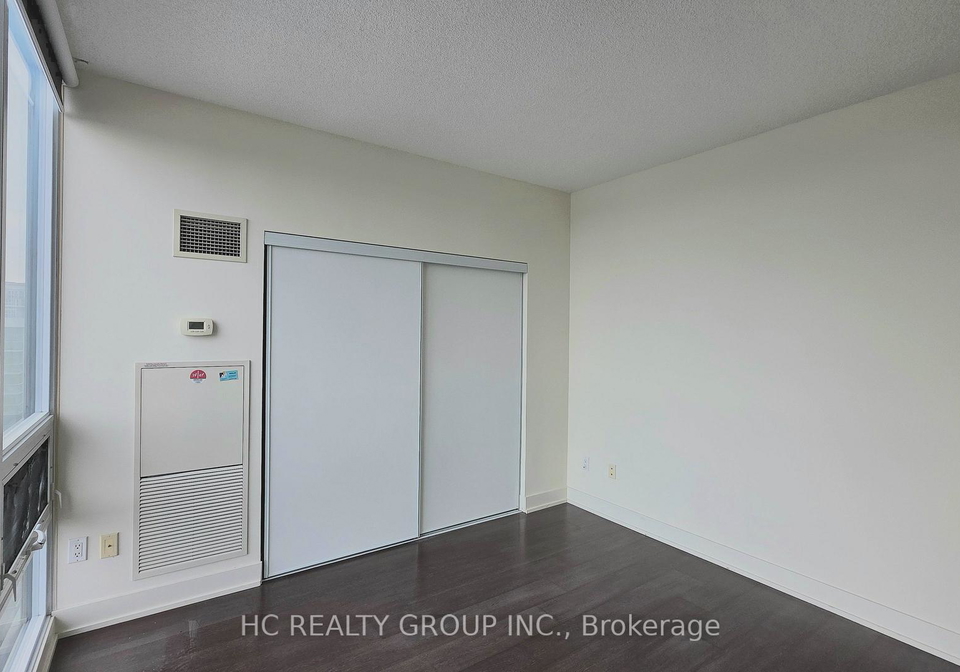 23-sheppard-avenue-e-north-york-ontario-c12654362