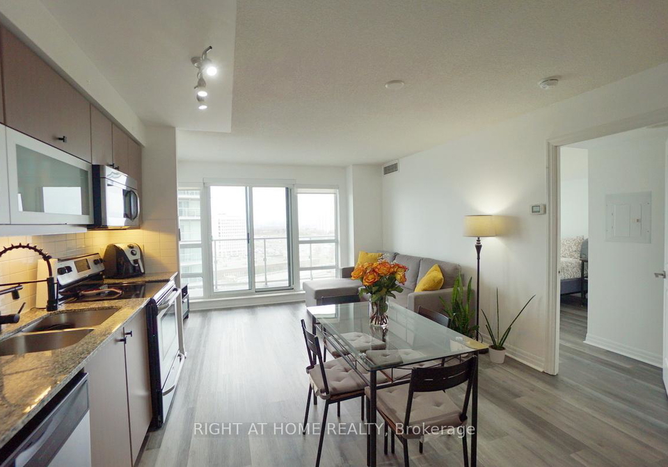2015-sheppard-avenue-e-north-york-ontario-c12655226
