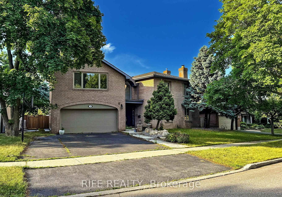 8-elliotwood-court-north-york-ontario-c12655394
