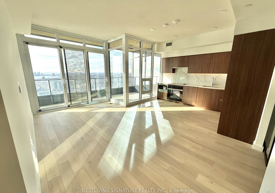 3-concord-cityplace-way-toronto-ontario-c12655560