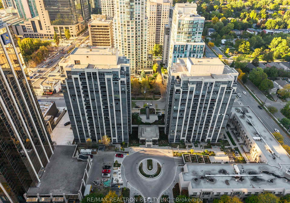 18-hollywood-avenue-north-york-ontario-c12656652