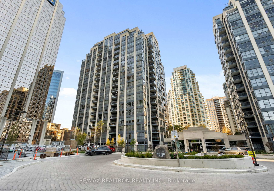 18-hollywood-avenue-north-york-ontario-c12656652