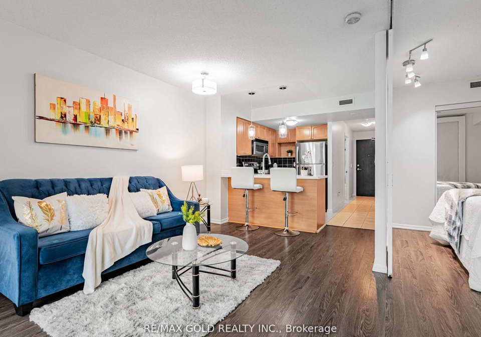 18-yonge-street-toronto-ontario-c12656800