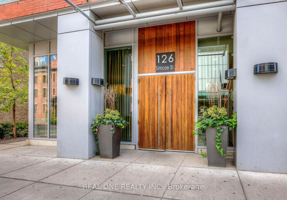 126-simcoe-street-toronto-ontario-c12657198