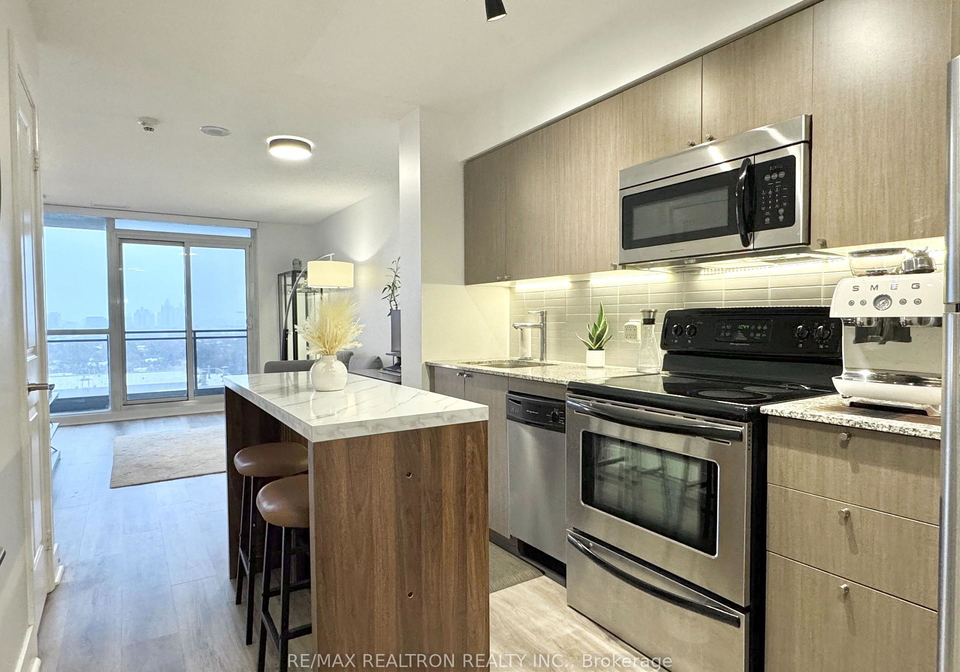 23-sheppard-avenue-e-north-york-ontario-c12657302