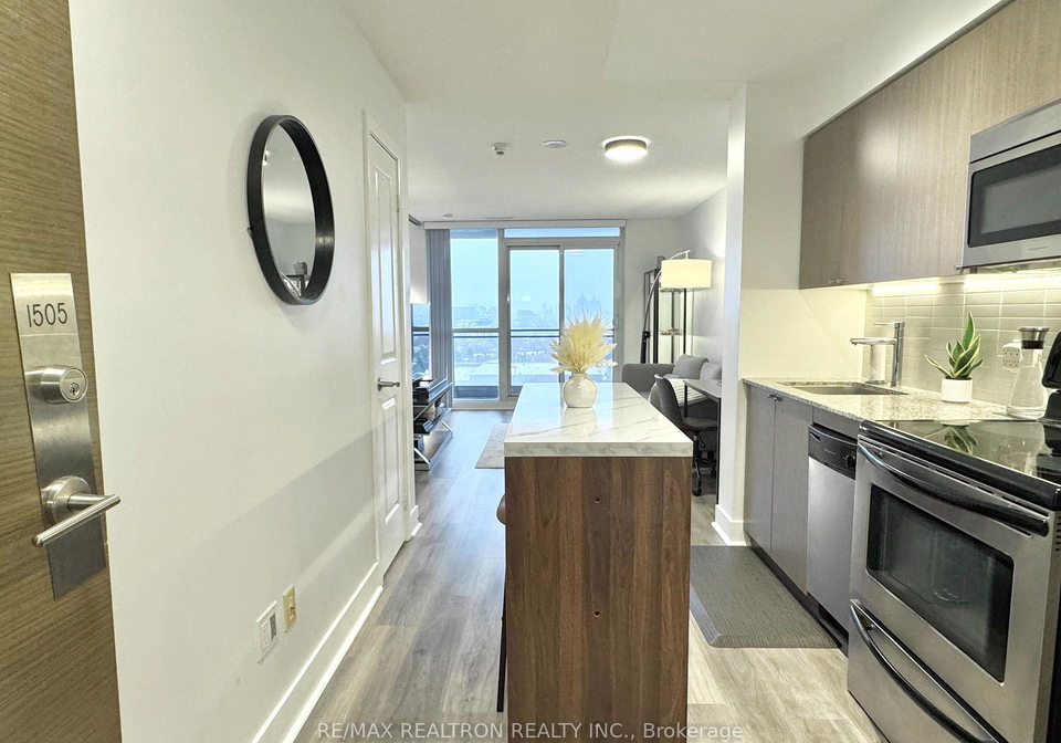 23-sheppard-avenue-e-north-york-ontario-c12657302