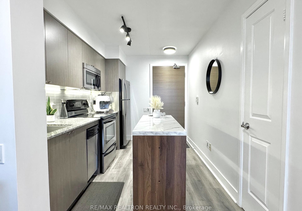 23-sheppard-avenue-e-north-york-ontario-c12657302