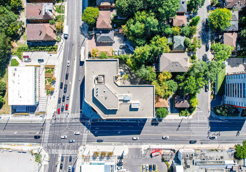 1750-bayview-avenue-toronto-ontario-c12658648