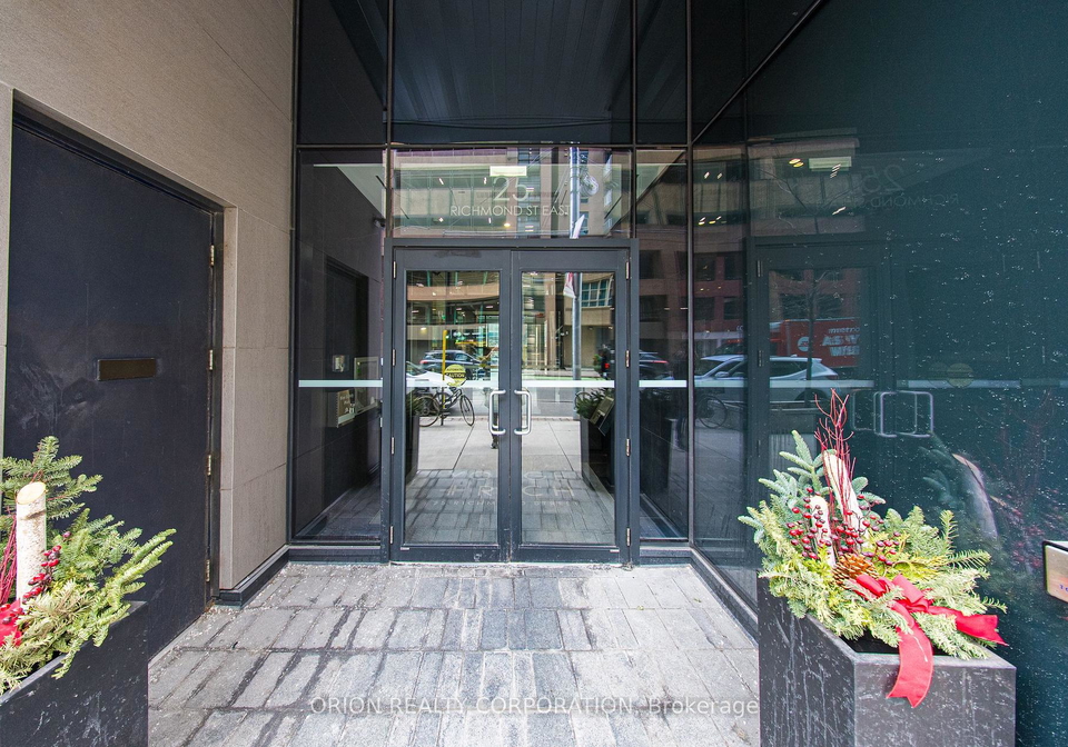 25-richmond-street-e-toronto-ontario-c12658844