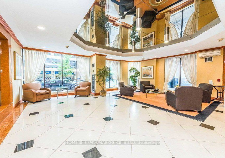 633-bay-street-toronto-ontario-c12658892