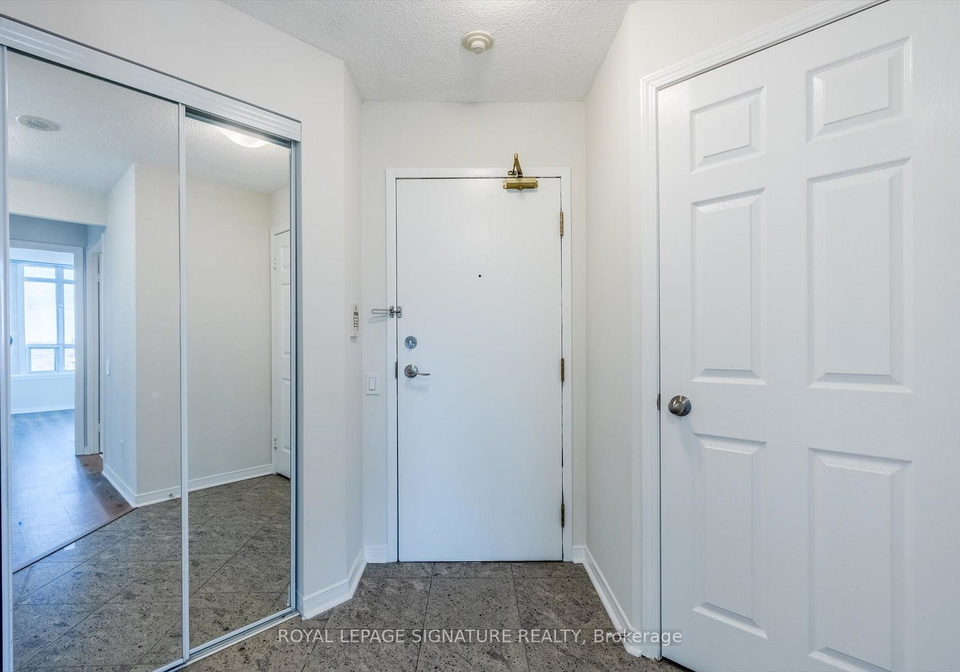 8-hillcrest-avenue-north-york-ontario-c12658918