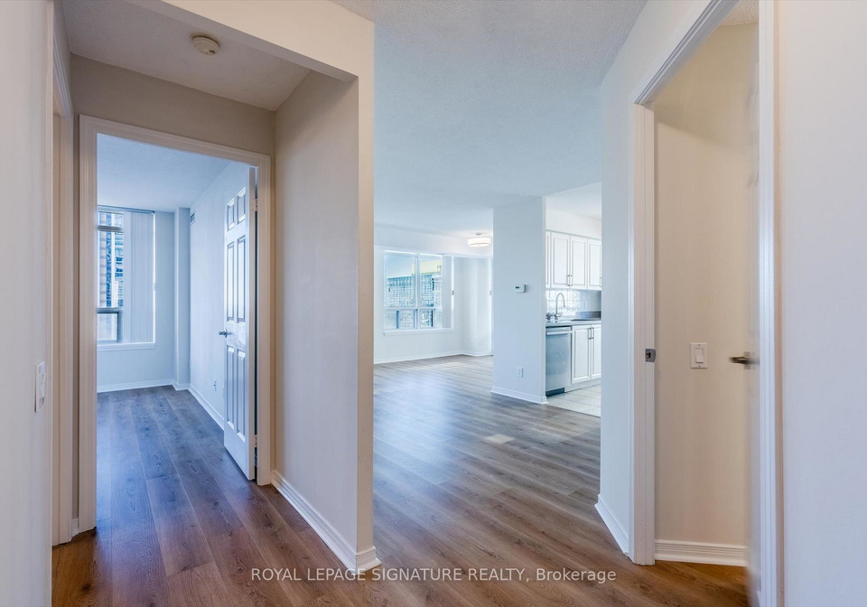 8-hillcrest-avenue-north-york-ontario-c12658918