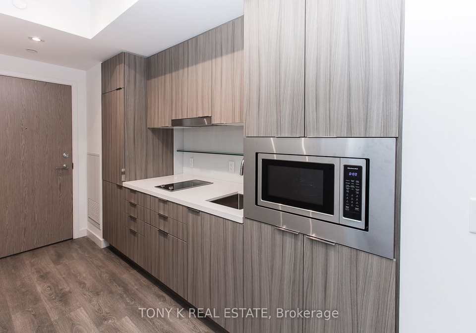 215-queen-street-w-toronto-ontario-c12659674