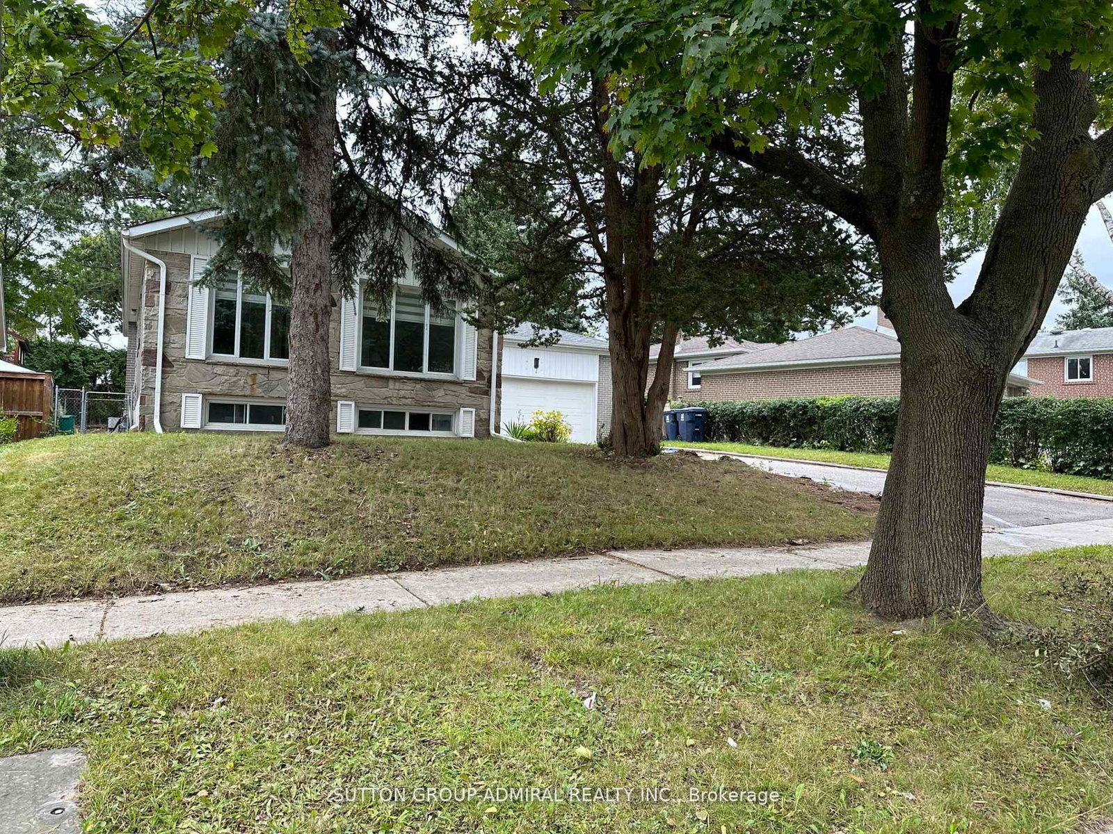 7-resolution-crescent-north-york-ontario-c12659706