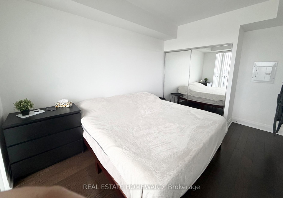 65-st-mary-st-street-w-toronto-ontario-c12659934