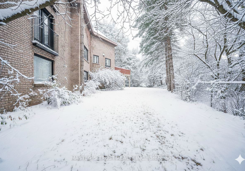 5-saddletree-drive-north-york-ontario-c12660108