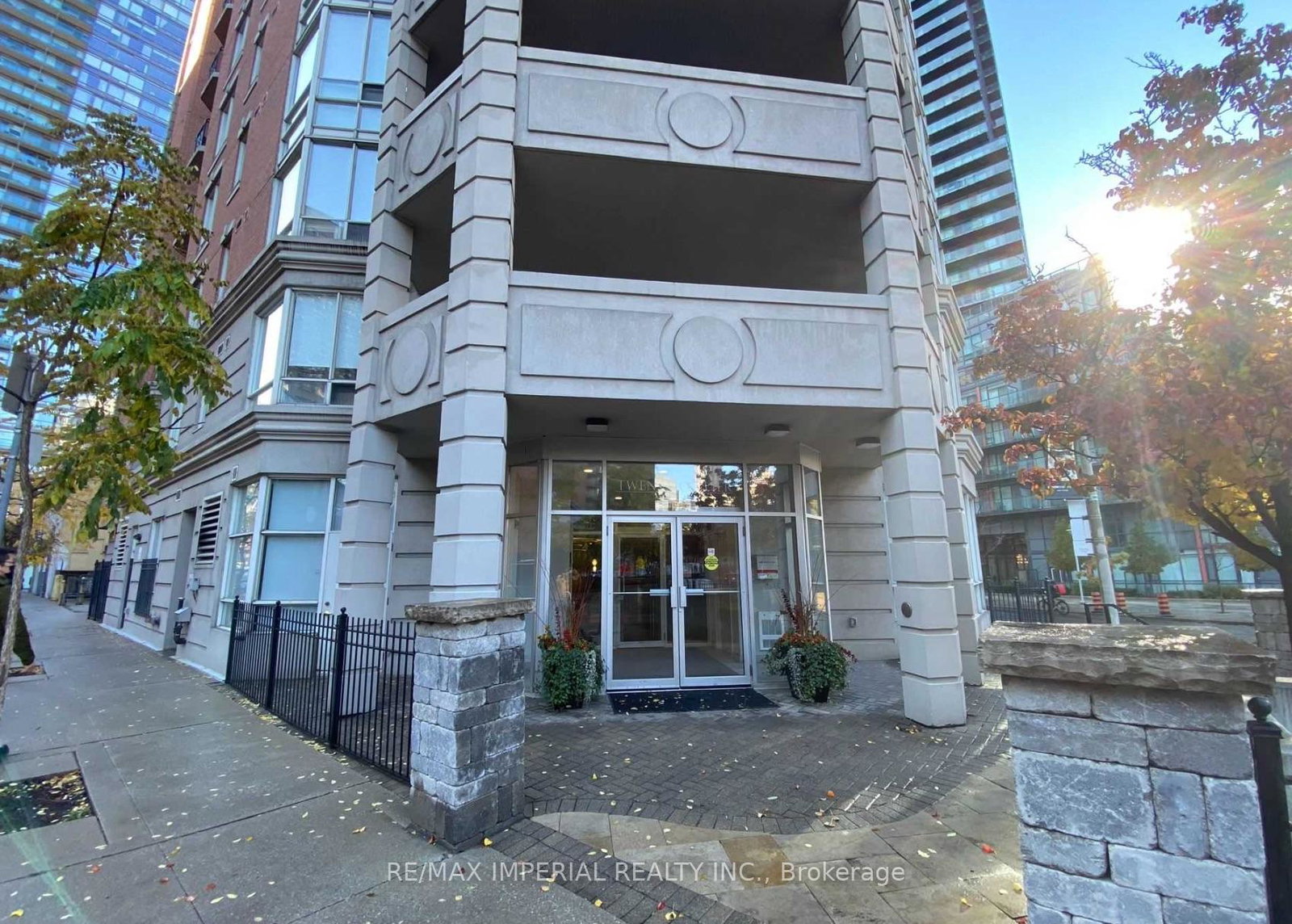20-collier-street-toronto-ontario-c12660116