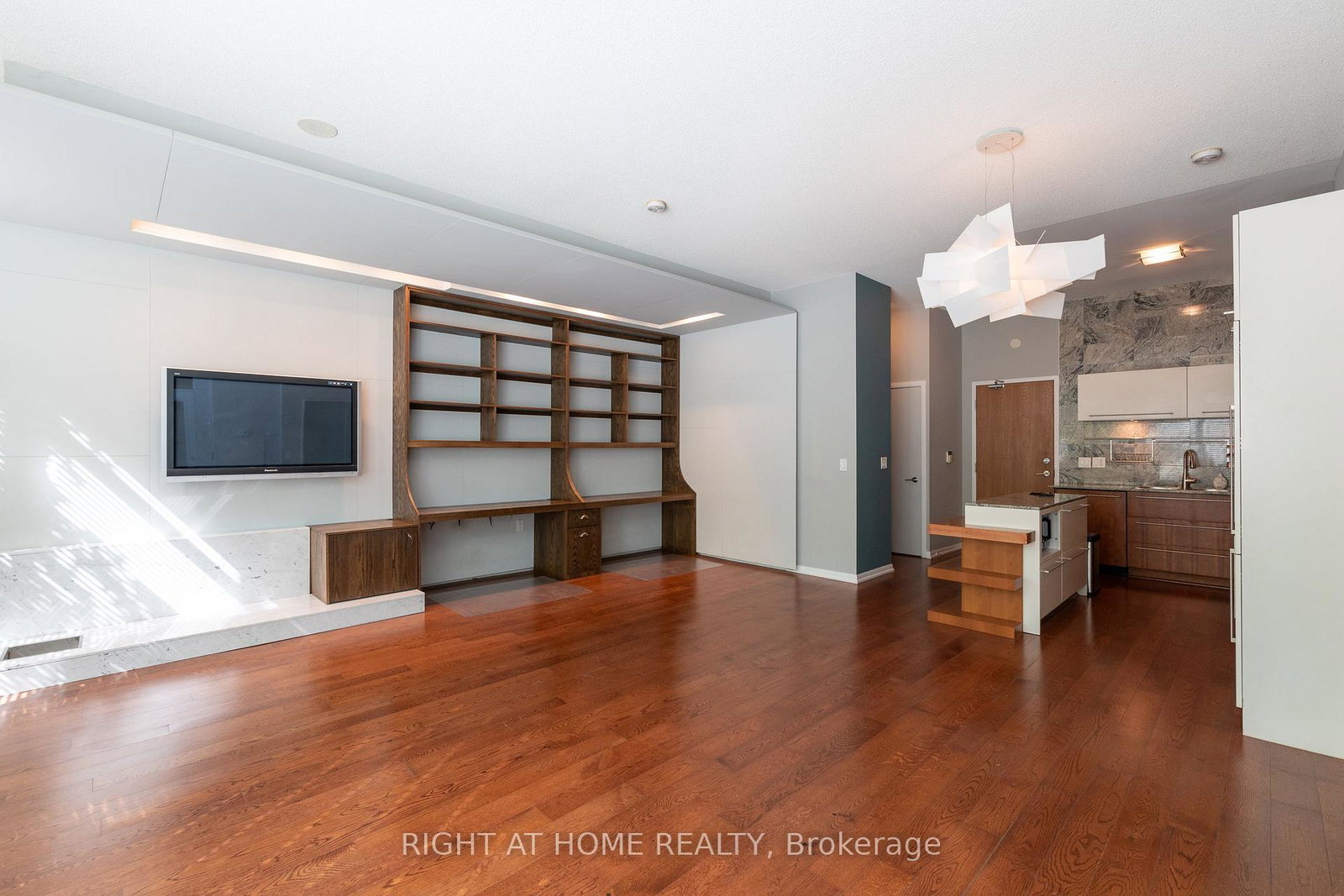 219-fort-york-boulevard-toronto-ontario-c12660370