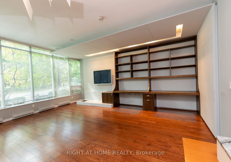 219-fort-york-boulevard-toronto-ontario-c12660370