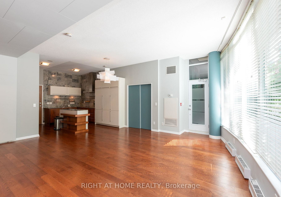 219-fort-york-boulevard-toronto-ontario-c12660370