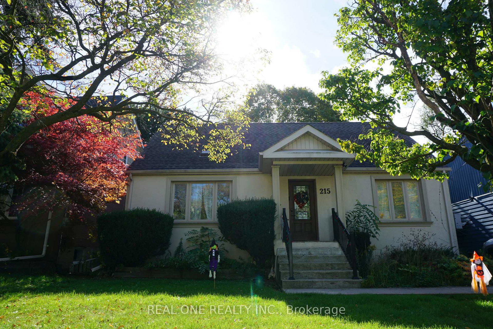 215-poyntz-avenue-toronto-ontario-c12660402