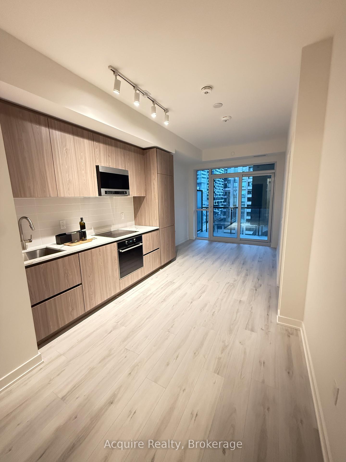 110-broadway-avenue-toronto-ontario-c12660424