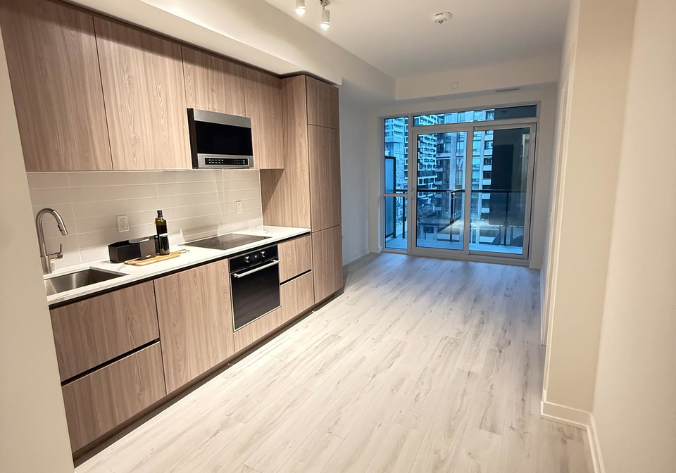 110-broadway-avenue-toronto-ontario-c12660424