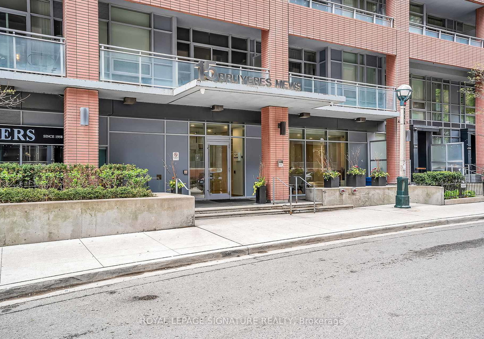 15-bruyeres-mews-toronto-ontario-c12660594