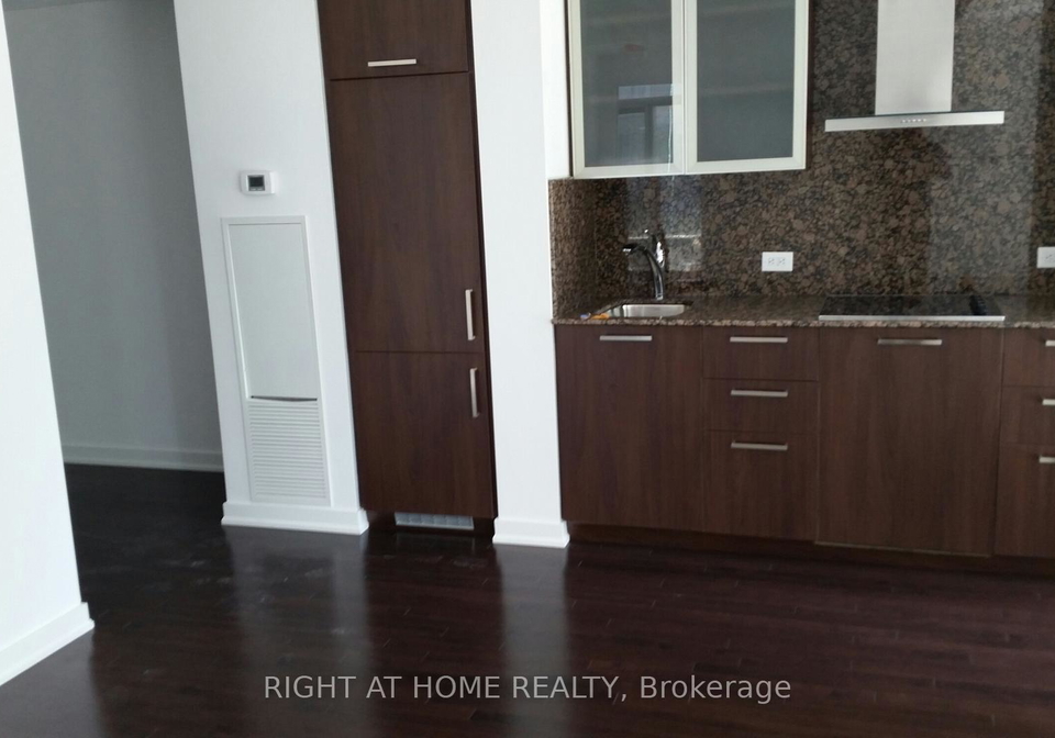 14-york-street-toronto-ontario-c12661102