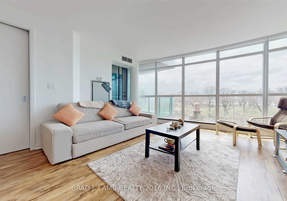 215-fort-york-boulevard-toronto-ontario-c12661396
