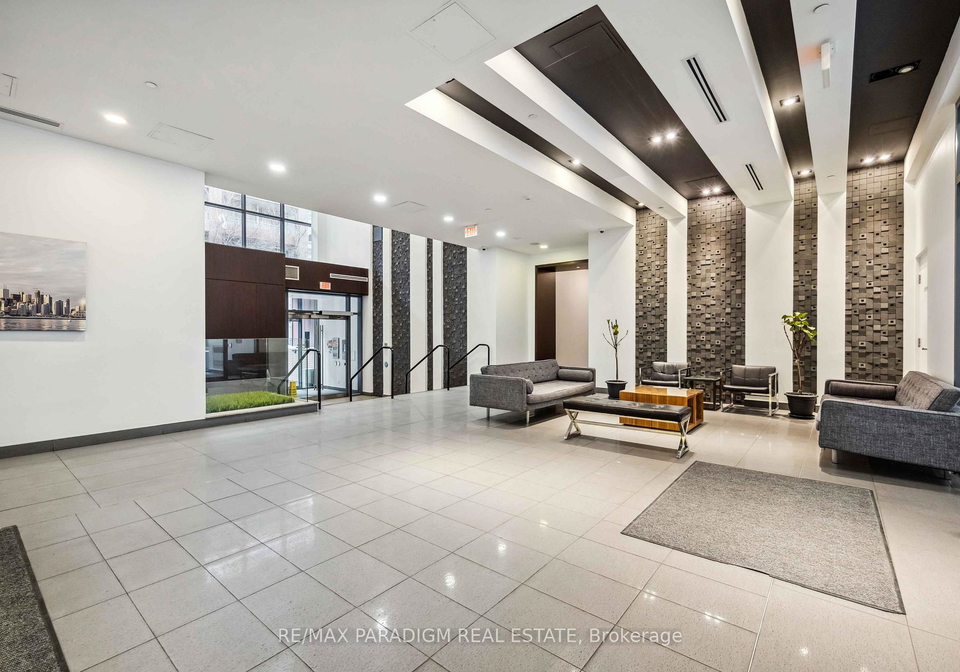 20-bruyeres-mews-toronto-ontario-c12661484