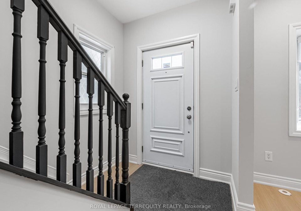 533-soudan-avenue-toronto-ontario-c12661874