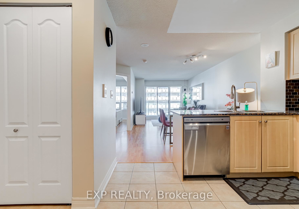 212-eglinton-avenue-e-toronto-ontario-c12662502