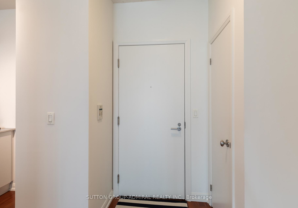 111-elizabeth-street-toronto-ontario-c12662922
