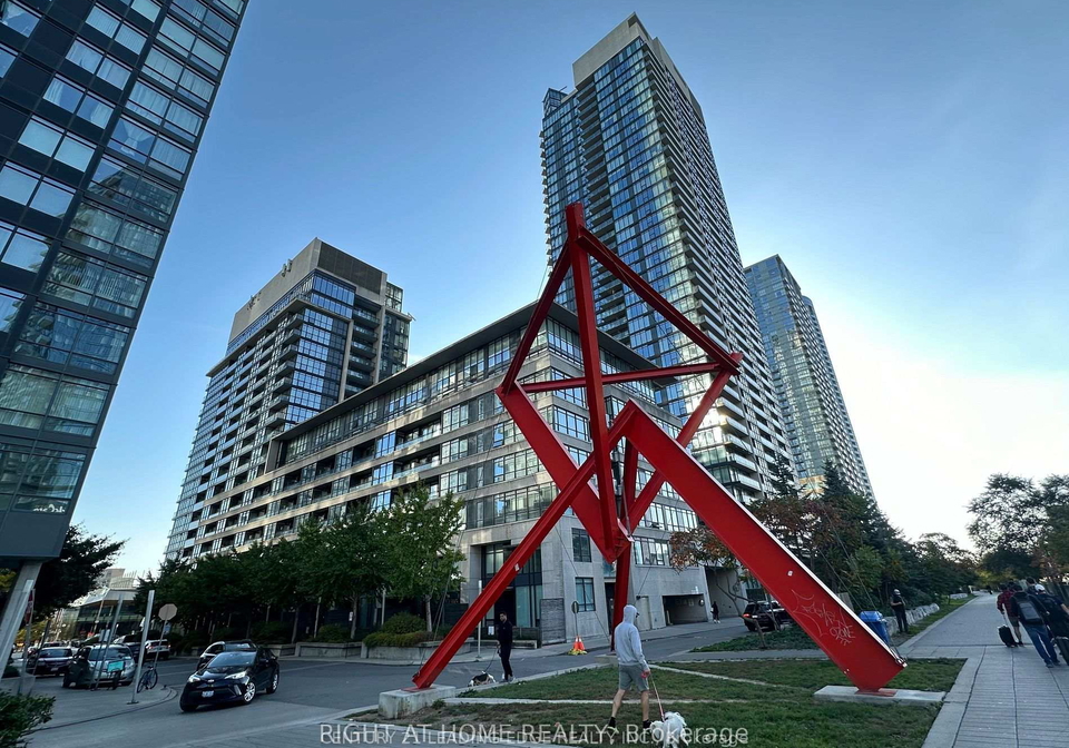 8-telegram-mews-toronto-ontario-c12663114