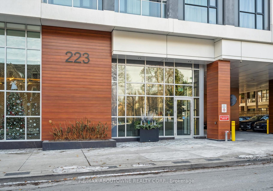 223-st-clair-avenue-w-toronto-ontario-c12663286
