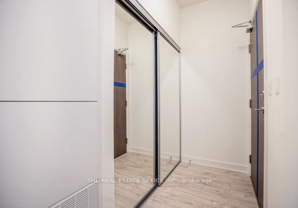 27-bathurst-street-toronto-ontario-c12663398