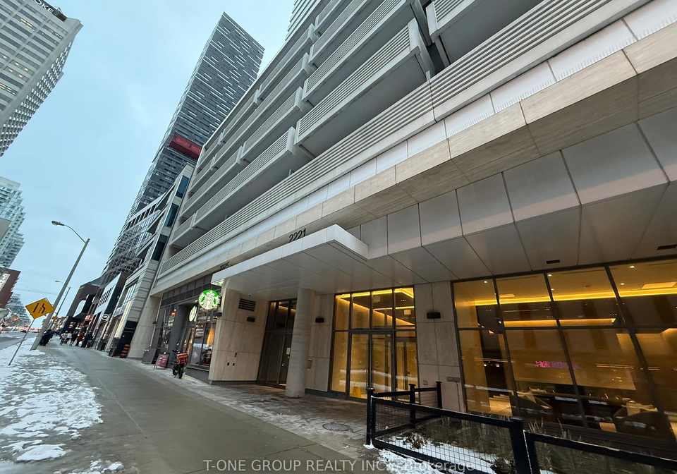2221-yonge-street-toronto-ontario-c12663994