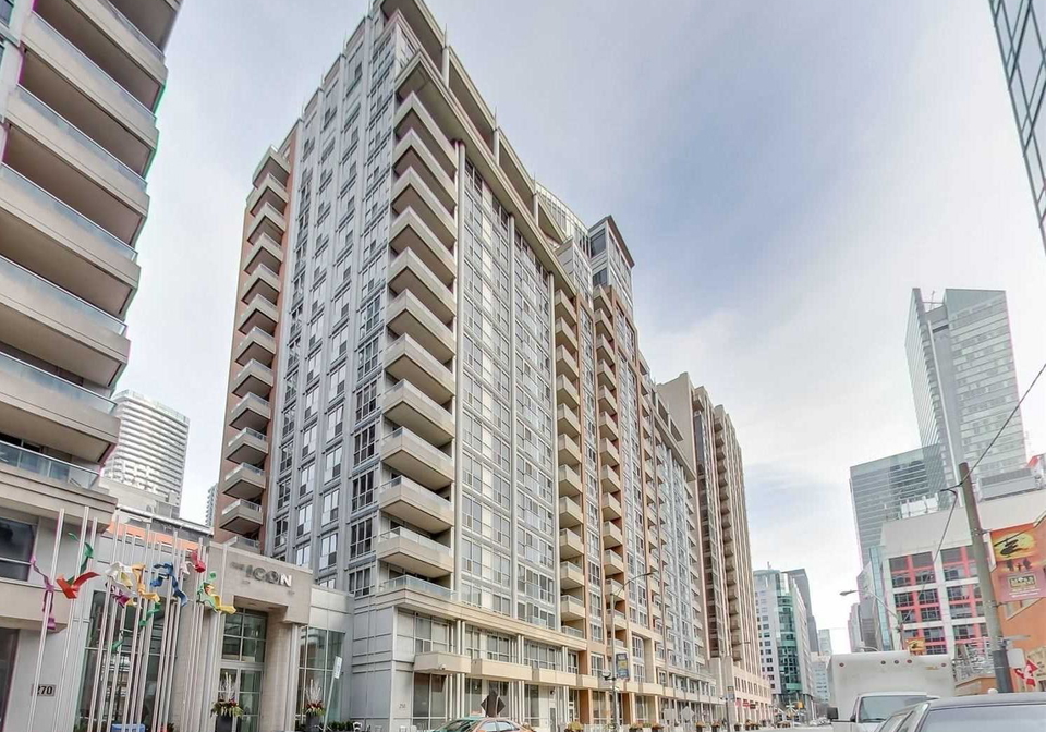 270-wellington-street-w-toronto-ontario-c12664792