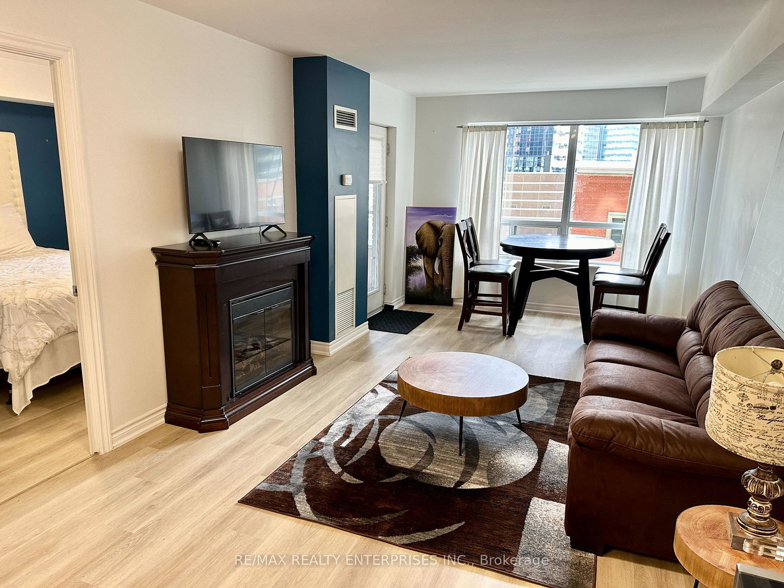250-w-wellington-street-w-toronto-ontario-c12664794