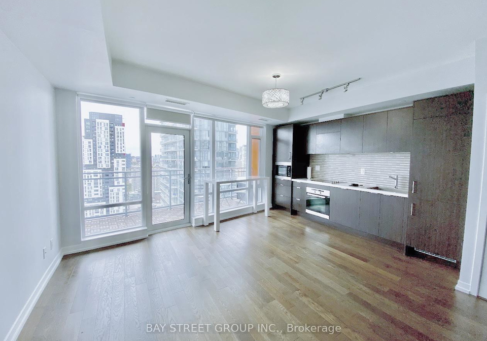 21-widmer-street-toronto-ontario-c12664884