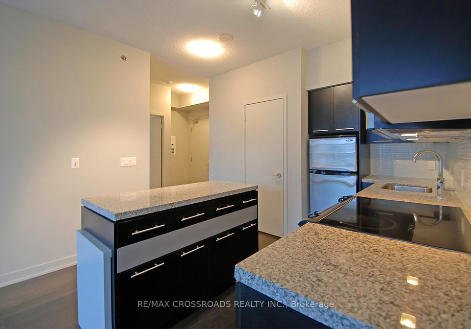 21-nelson-street-toronto-ontario-c12664948