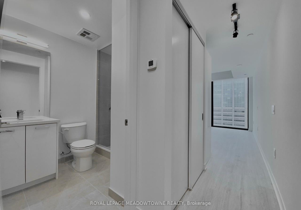 195-mccaul-street-toronto-ontario-c12665576