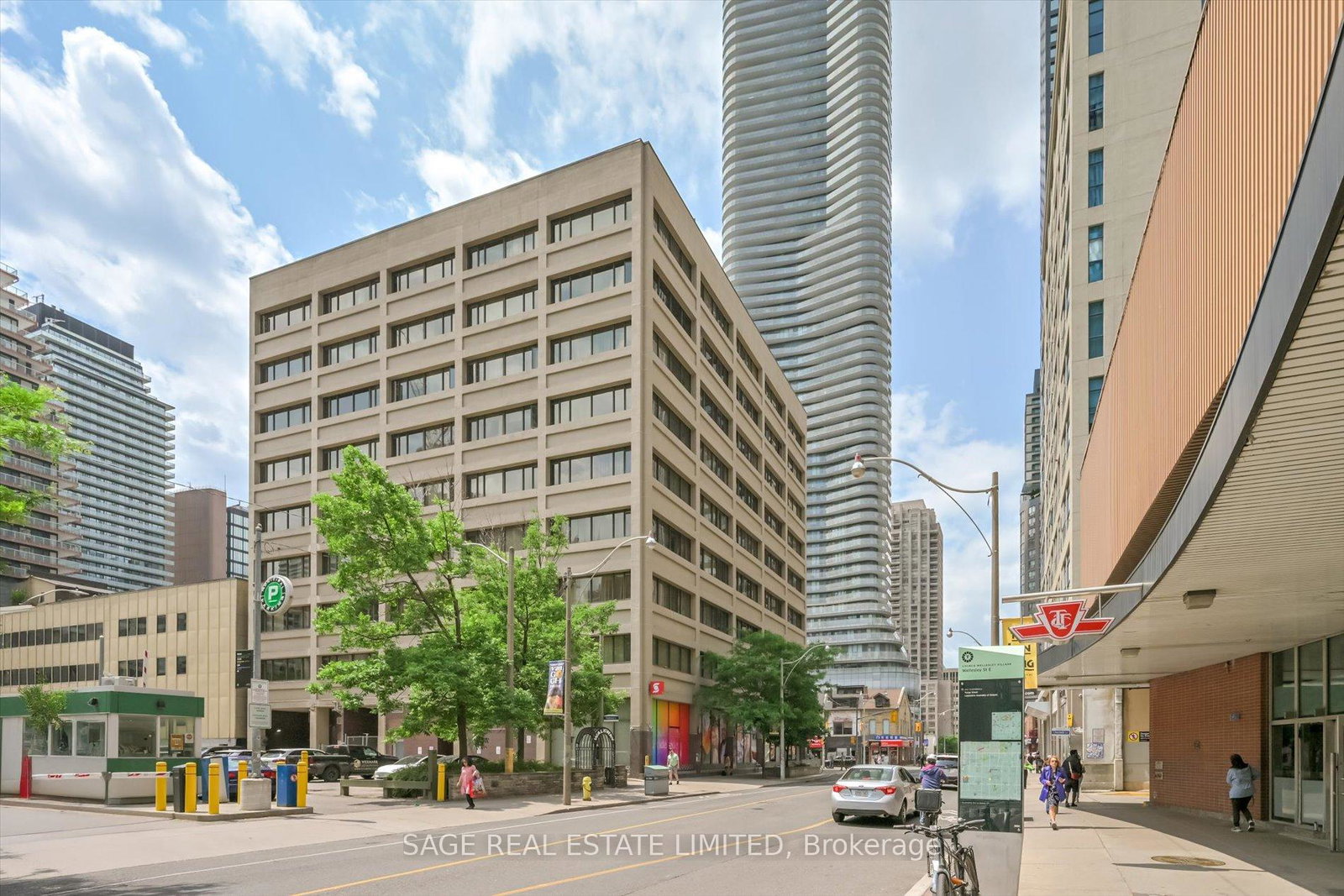 555-yonge-street-toronto-ontario-c12665606